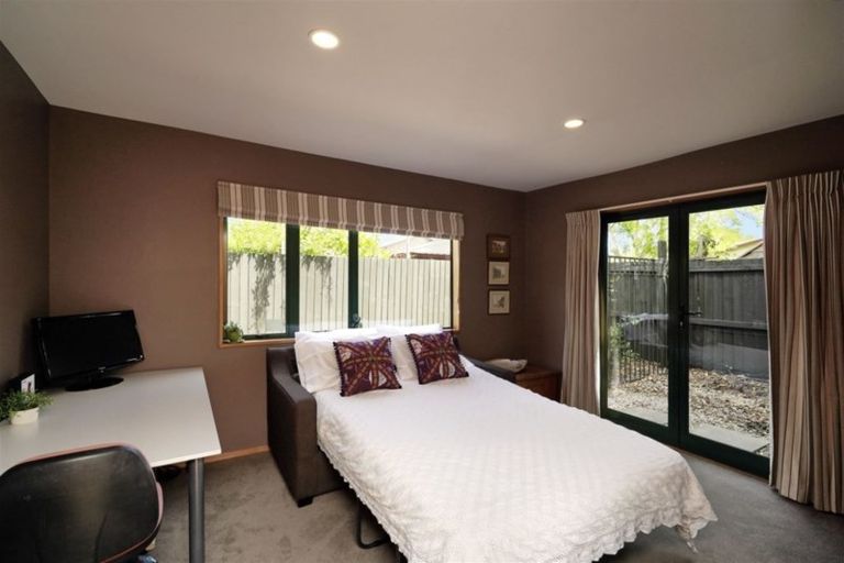 Photo of property in 63a Sandwich Road, Beckenham, Christchurch, 8023