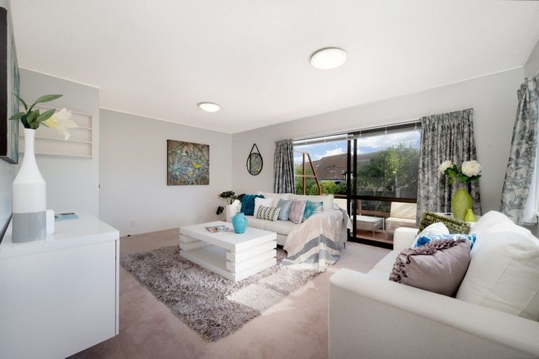 Photo of property in 2/77 Aberfeldy Avenue, Highland Park, Auckland, 2010