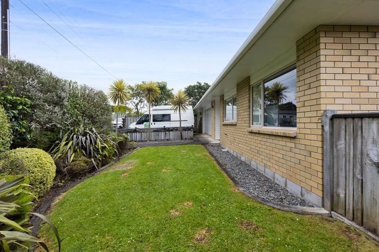 Photo of property in 122 Clawton Street, Westown, New Plymouth, 4310