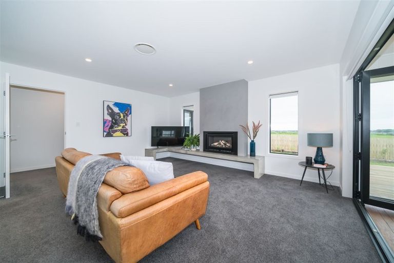 Photo of property in 21 Silicon Way, Fitzherbert, Palmerston North, 4410