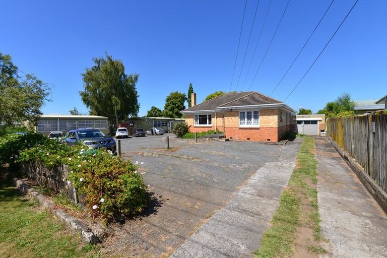 Photo of property in 196 Hillcrest Road, Hillcrest, Hamilton, 3216