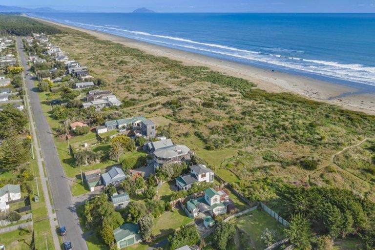 Photo of property in 105 Rua Avenue, Waitarere Beach, Levin, 5510