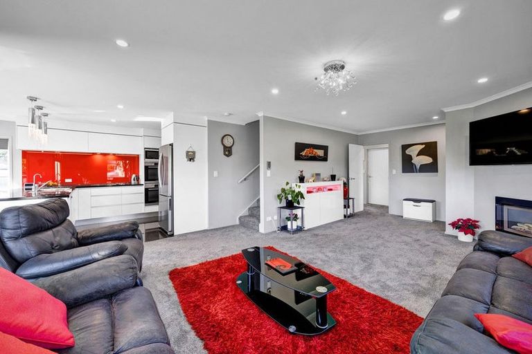 Photo of property in 74 Broadway, Stratford, 4332