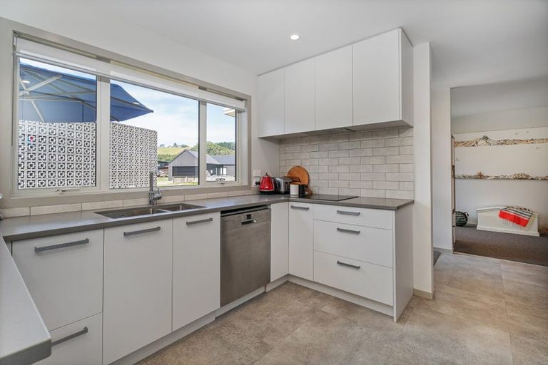 Photo of property in 15 Admiral Drive, Cooks Beach, Whitianga, 3591