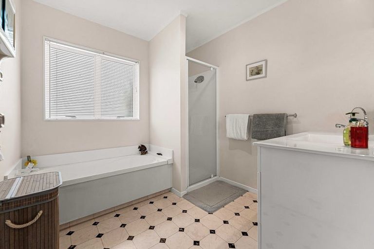 Photo of property in 92a Beach Road, Pahurehure, Papakura, 2113