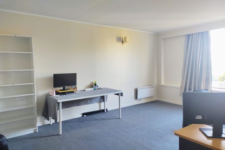 Photo of property in Hobson Court Flats, 38/70 Hobson Street, Thorndon, Wellington, 6011
