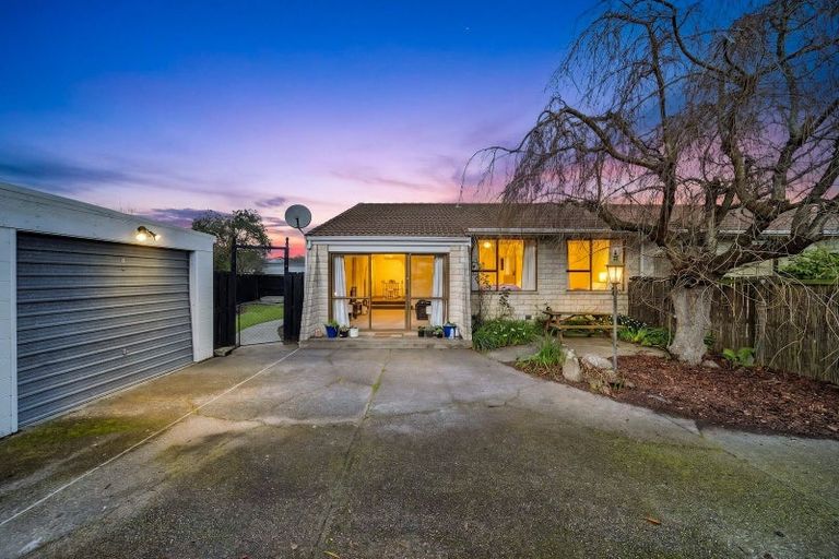 Photo of property in 2/44 Chipping Lane, Redwood, Christchurch, 8051