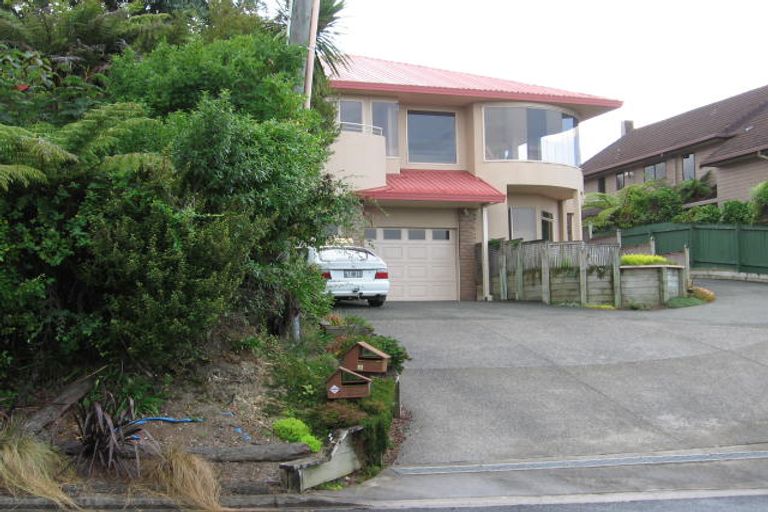 Photo of property in 1/26 Orchard Road, Waiake, Auckland, 0630