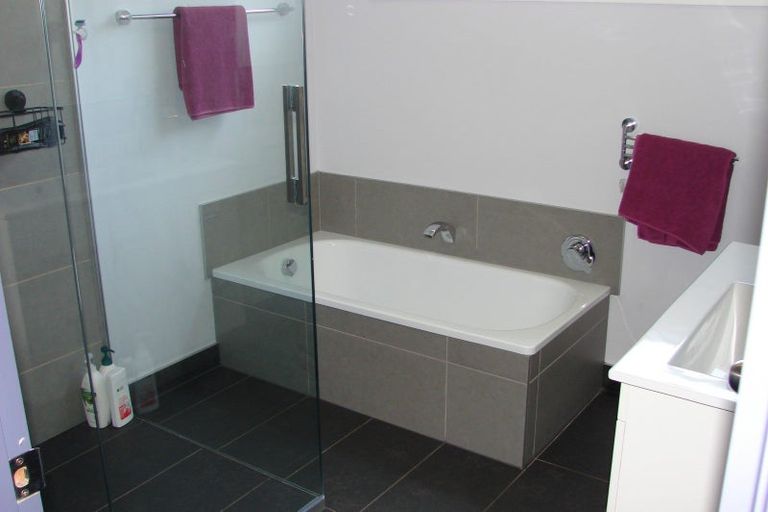 Photo of property in 242 Oreti Road, Otatara, Invercargill, 9879