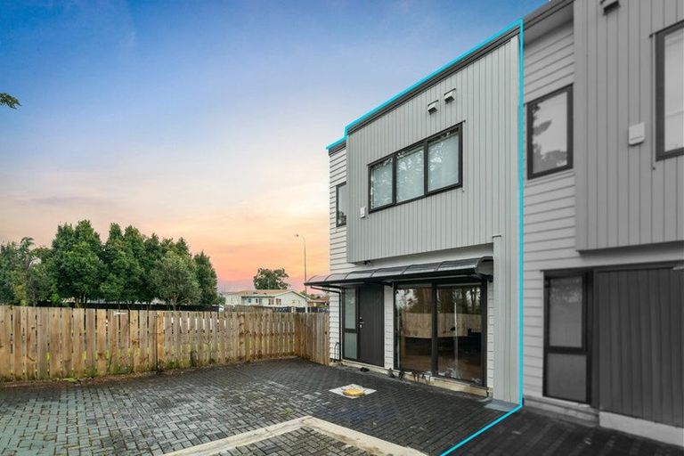 Photo of property in 2f Cadiz Place, Red Hill, Papakura, 2110