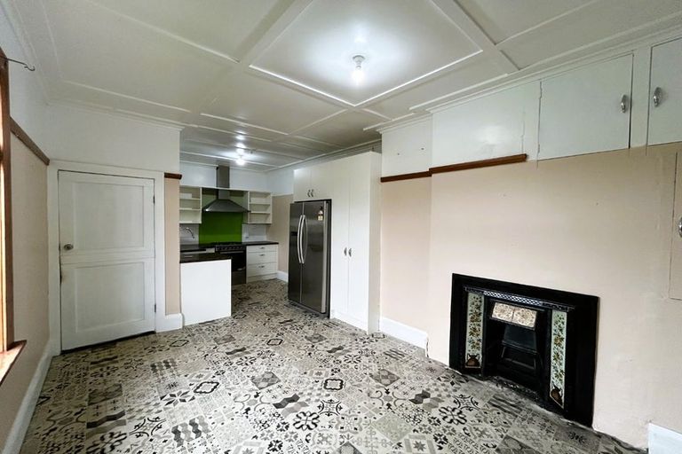Photo of property in 56 Waihi Road, Hawera, 4610