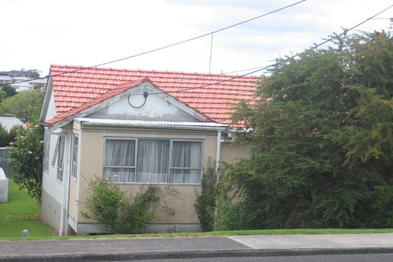 Photo of property in 21 Corunna Road, Milford, Auckland, 0620