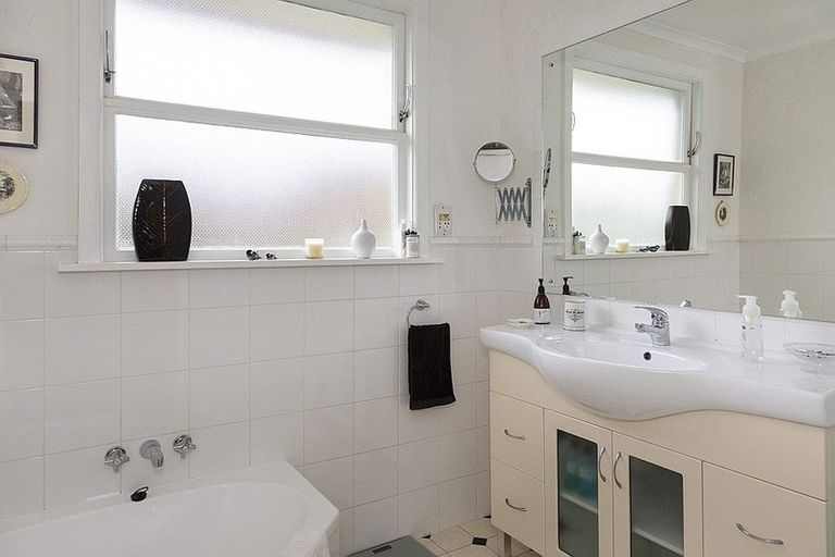 Photo of property in 16a Balmoral Street, Oamaru North, Oamaru, 9400