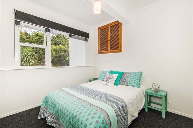 Photo of property in 38 Neal Avenue, Glenfield, Auckland, 0629