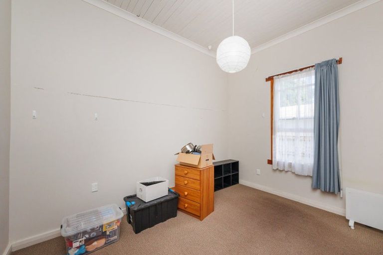 Photo of property in 27 Ada Street, Hokowhitu, Palmerston North, 4410