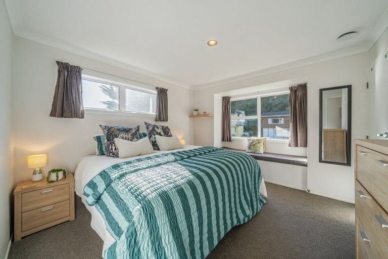 Photo of property in 38 Postgate Drive, Whitby, Porirua, 5024