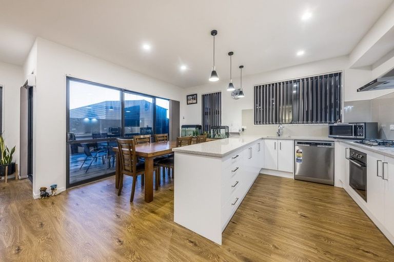 Photo of property in 58 Te Aparangi Road, Papakura, 2110