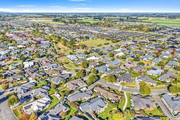 Photo of property in 12 Hawthorn Mews, Rangiora, 7400