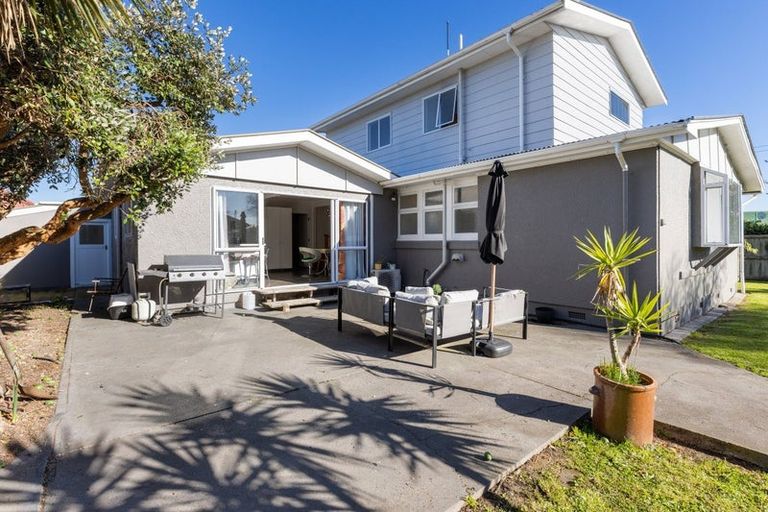 Photo of property in 18 Croziers Road, St Albans, Christchurch, 8052
