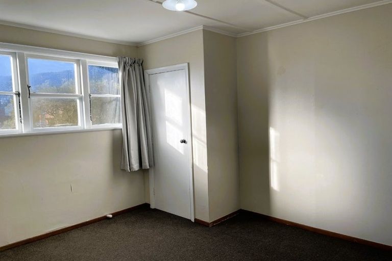 Photo of property in 10/8 Compton Crescent, Taita, Lower Hutt, 5011