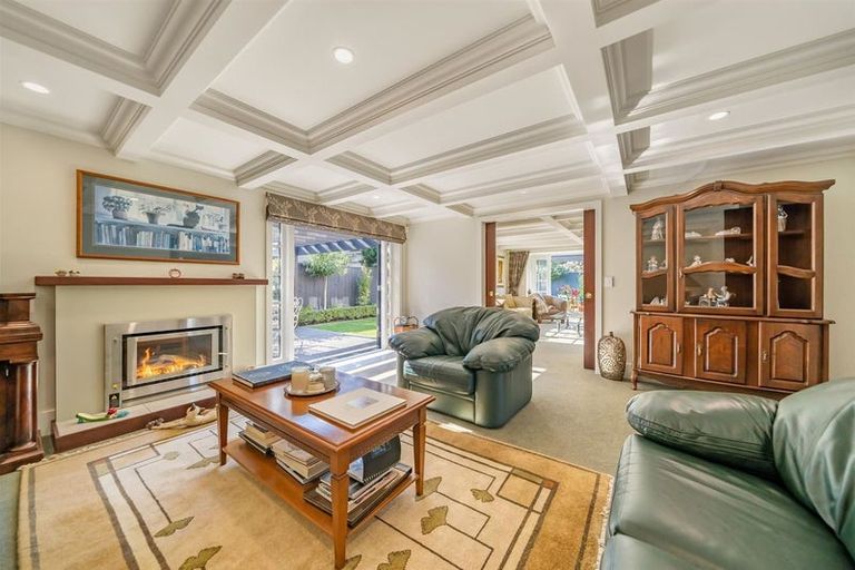 Photo of property in 33 Saint Columbans Grove, Boulcott, Lower Hutt, 5010