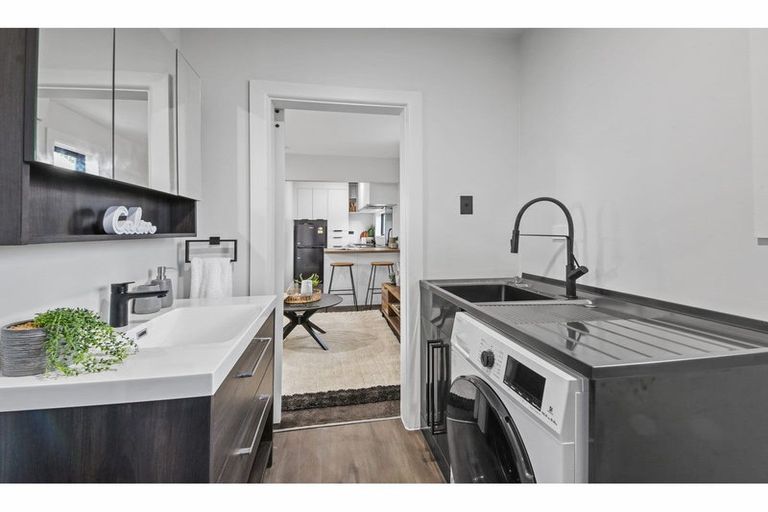 Photo of property in 50a Coopers Road, Dallington, Christchurch, 8061