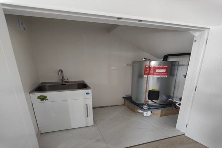 Photo of property in 4d Orinda Close, Botany Downs, Auckland, 2010