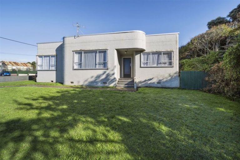 Photo of property in 34 Stafford Street, Patea, 4520