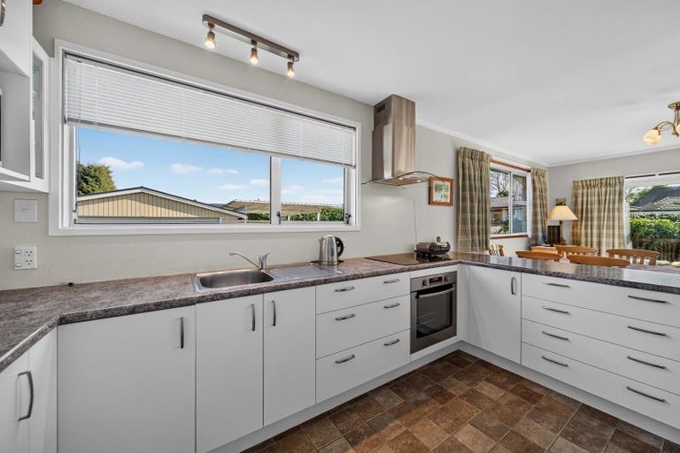 Photo of property in 73 Crofton Road, Harewood, Christchurch, 8051