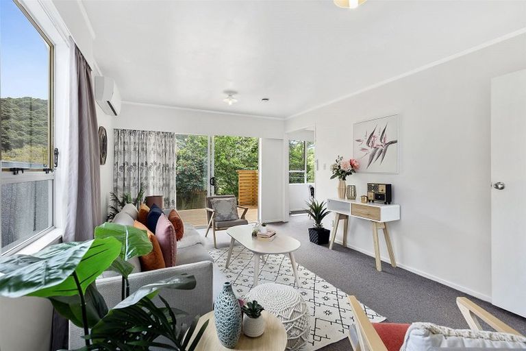 Photo of property in 42a Hicks Close, Whitby, Porirua, 5024