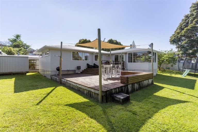 Photo of property in 61 Patons Road, Howick, Auckland, 2014