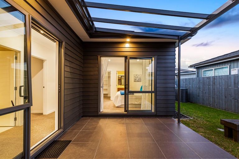 Photo of property in 17 Whenuapai Drive, Whenuapai, Auckland, 0618