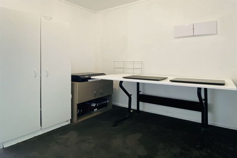 Photo of property in 3a Domain Road, Weymouth, Auckland, 2103