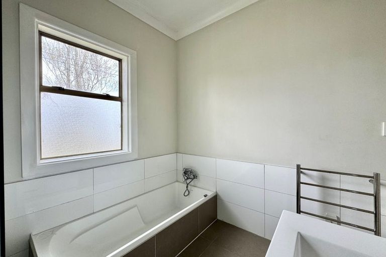 Photo of property in 2/15 James Road, Manurewa, Auckland, 2102