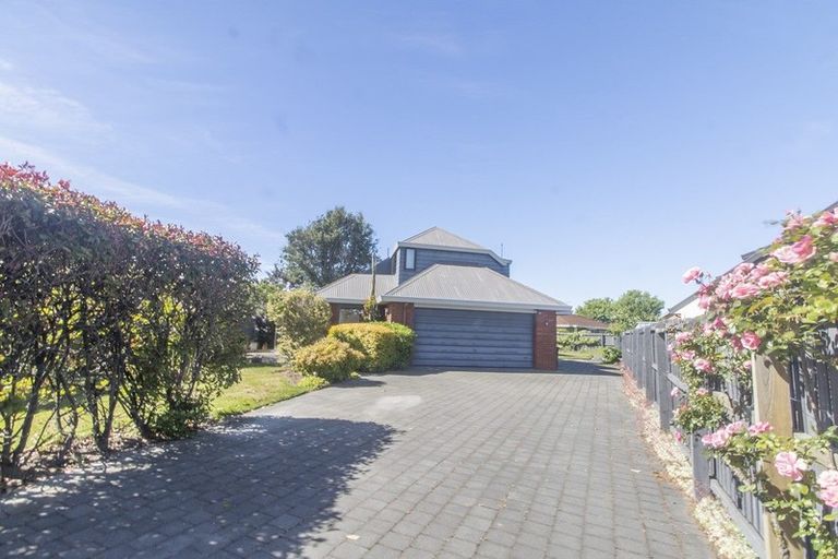 Photo of property in 12 Kamahi Place, Bishopdale, Christchurch, 8051
