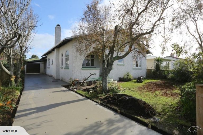 Photo of property in 40 Record Street, Fitzroy, New Plymouth, 4312