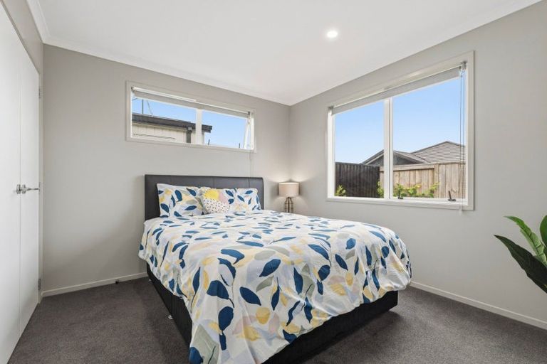 Photo of property in 10 Empire Crescent, Papamoa, 3118