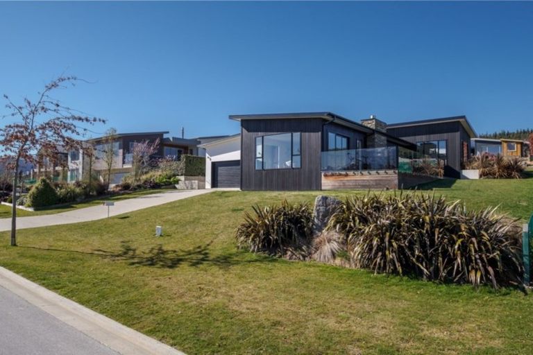 Photo of property in 26 Westview Road, Wanaka, 9305