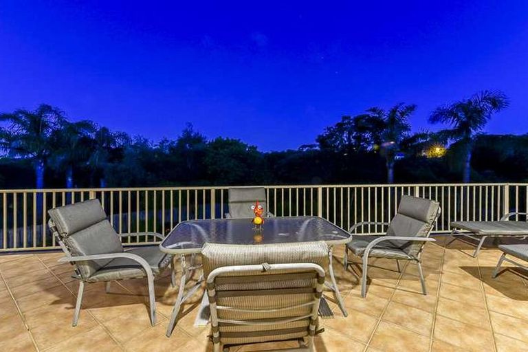 Photo of property in 7 Mistral Place, West Harbour, Auckland, 0618