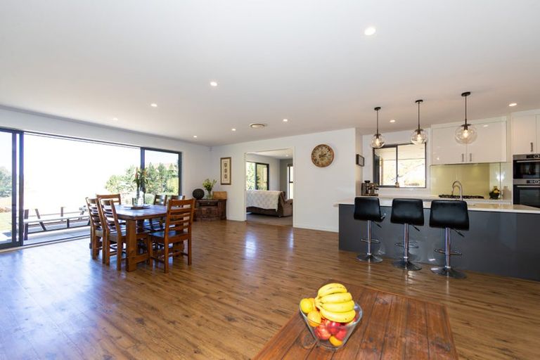 Photo of property in 690 Swamp Road, Puketapu, Napier, 4183