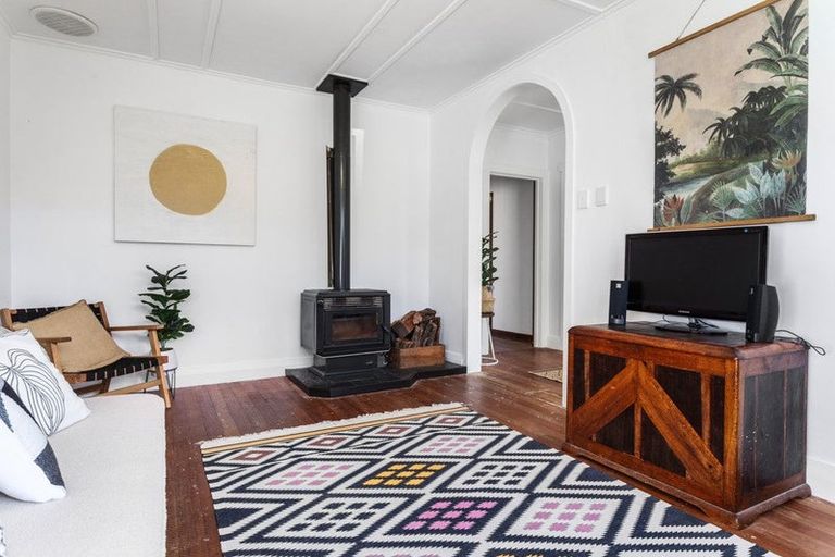 Photo of property in 90 College Road, Edgecumbe, 3120