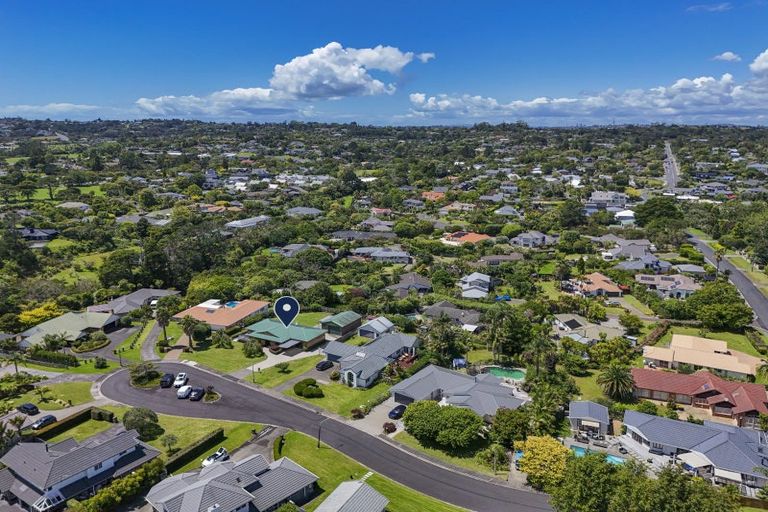 Photo of property in 11 Windfall Grove, Greenhithe, Auckland, 0632