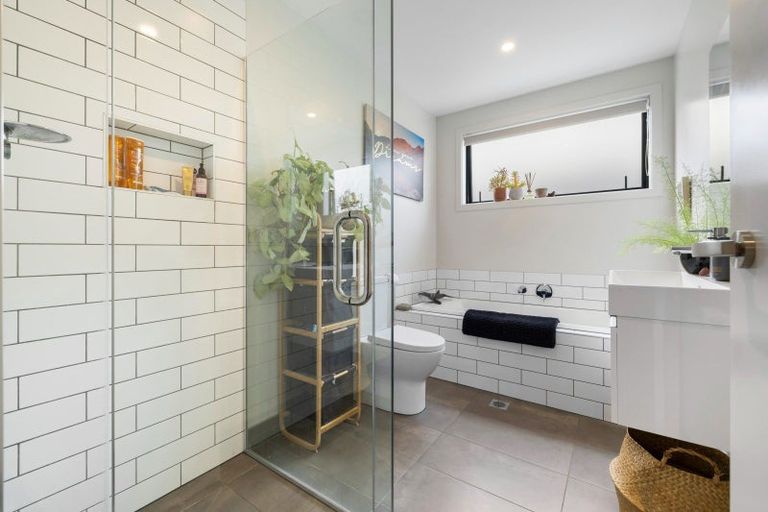 Photo of property in 15 Lauder Street, Lake Hayes, Queenstown, 9304