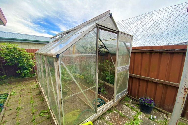 Photo of property in 2/58b Daniels Road, Redwood, Christchurch, 8051