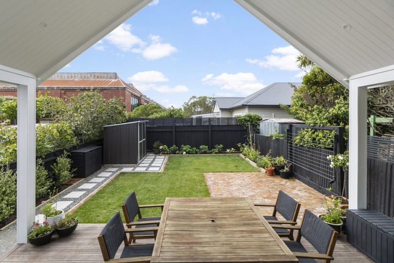 Photo of property in 59 Endeavour Street, Lyall Bay, Wellington, 6022