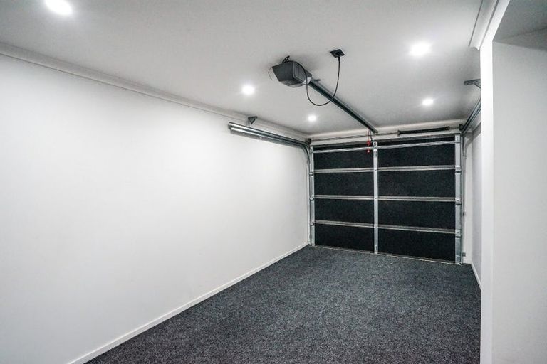 Photo of property in 425d Great South Road, Opaheke, Papakura, 2113