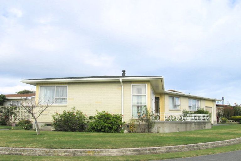 Photo of property in 17 Skerrett Crescent, Tamatea, Napier, 4112
