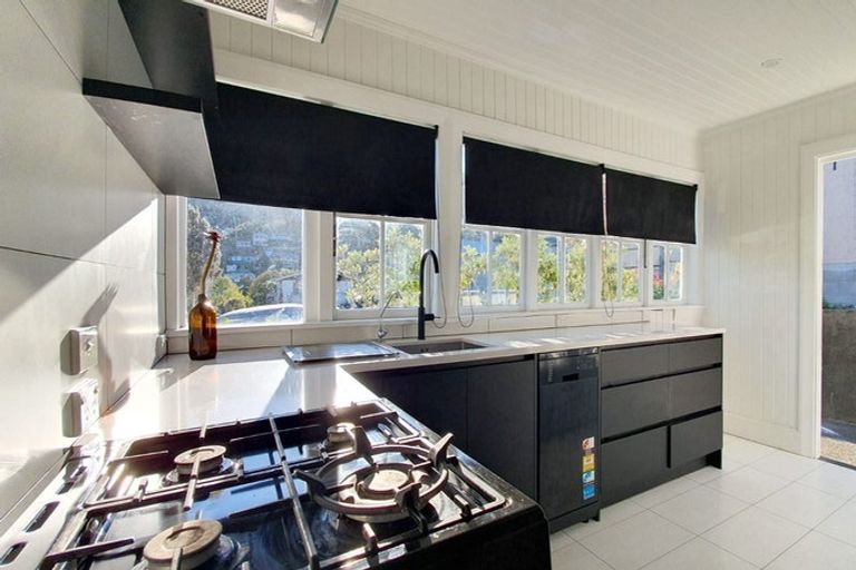 Photo of property in 40 Canterbury Street, Lyttelton, 8082