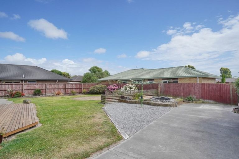 Photo of property in 35 Beauford Place, Parklands, Christchurch, 8083