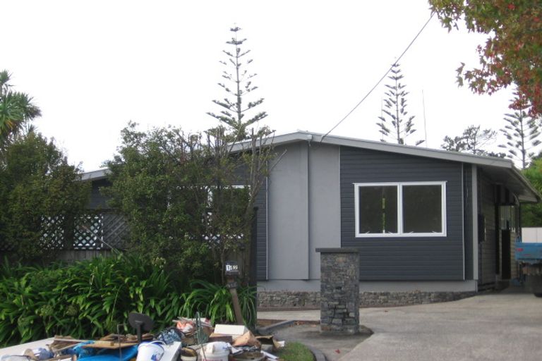 Photo of property in 142 Atkinson Road, Titirangi, Auckland, 0604